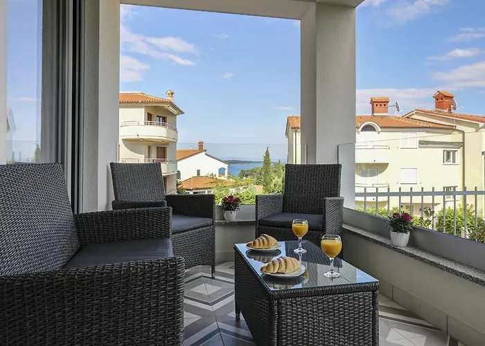 Apartament Lapis *